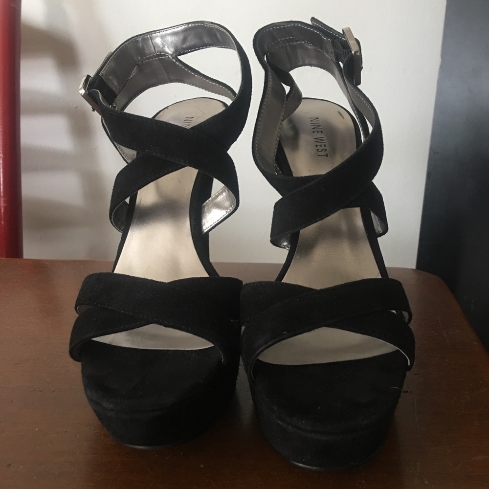 Black Strappy Nine West Heel size 8.5